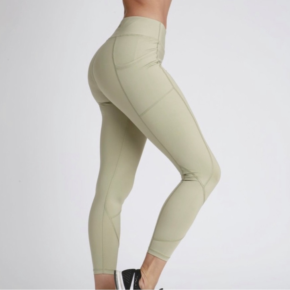 NWT MOVI Lola Leggings size M